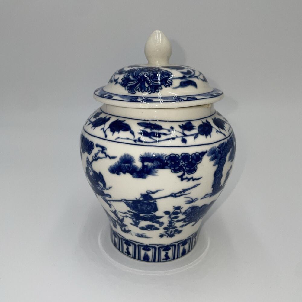 Chinese Traditional Blue White Porcelain Ceramic Small Ginger Jar Floral Display